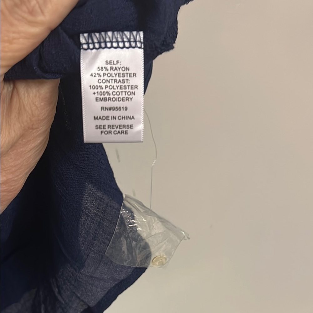Navy Sleeveless Women's Top - Picture 3 of 5